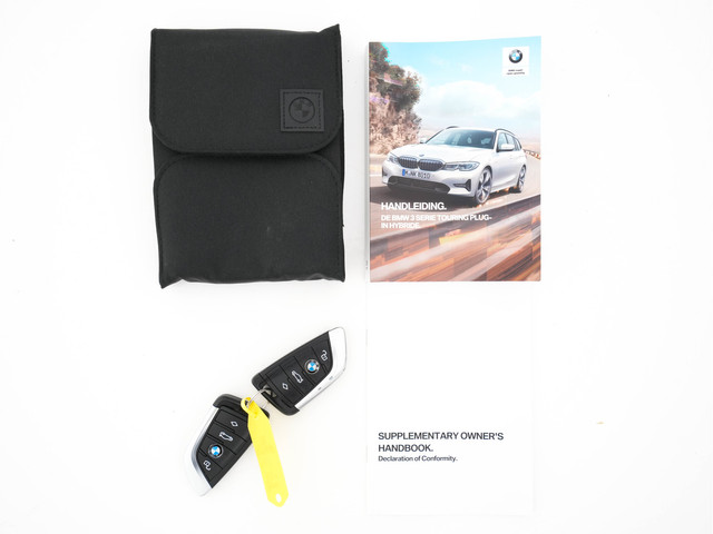 BMW 3 Serie Touring 330e Plug-In (INCL-BTW) *LUXURY-LEATHER | NAVI-FULLMAP | DIGI-COCKPIT | FULL-LED | DAB | ECC | PDC | ADAPTIVE-CRUISE |