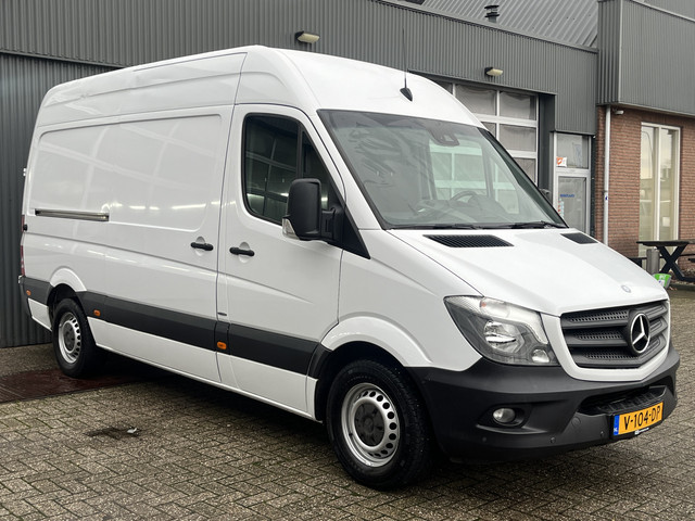 mercedes-benz-sprinter-313-2.2-cdi-366-l2-h2-airco-cruise-controle-trekhaak-2000kg-3-persoons-euro-5-camera-parkeerhulp-voor-en-achter-lane-assist