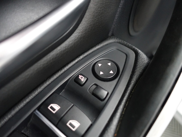 BMW 3 Serie 330e M Sport Aut- Schuifdak, Xenon Led, Park Assist, Sfeerverlichting, Leder Interieur, Navi pro
