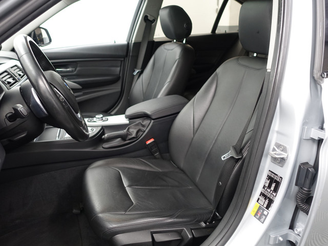 BMW 3 Serie 330e M Sport Aut- Schuifdak, Xenon Led, Park Assist, Sfeerverlichting, Leder Interieur, Navi pro