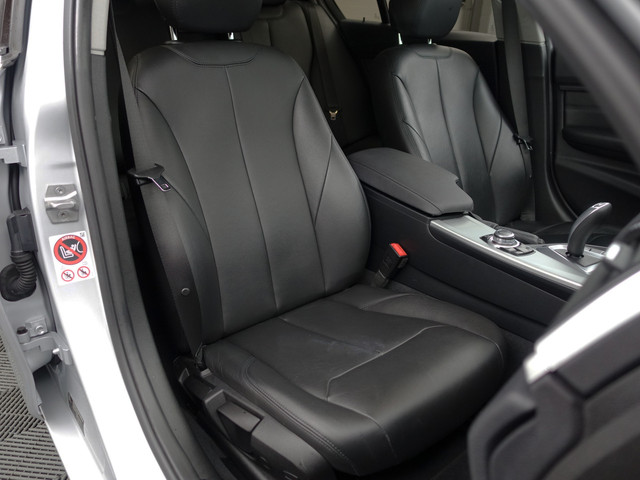 BMW 3 Serie 330e M Sport Aut- Schuifdak, Xenon Led, Park Assist, Sfeerverlichting, Leder Interieur, Navi pro