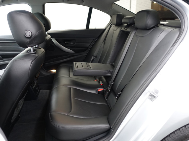 BMW 3 Serie 330e M Sport Aut- Schuifdak, Xenon Led, Park Assist, Sfeerverlichting, Leder Interieur, Navi pro