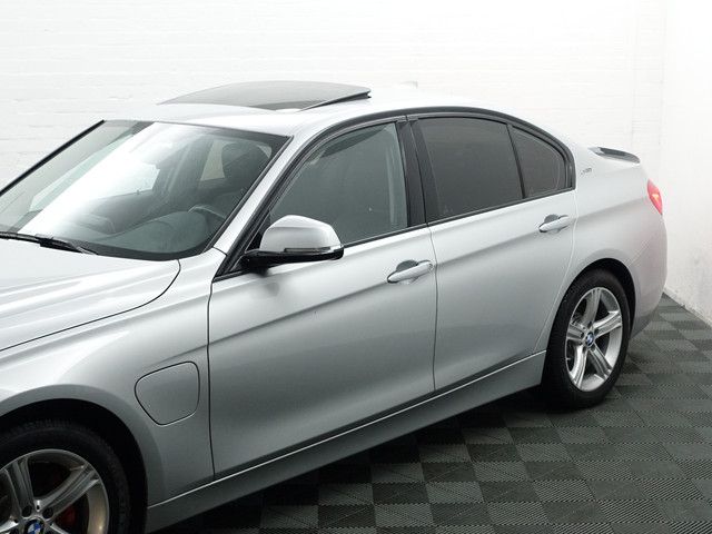 BMW 3 Serie 330e M Sport Aut- Schuifdak, Xenon Led, Park Assist, Sfeerverlichting, Leder Interieur, Navi pro