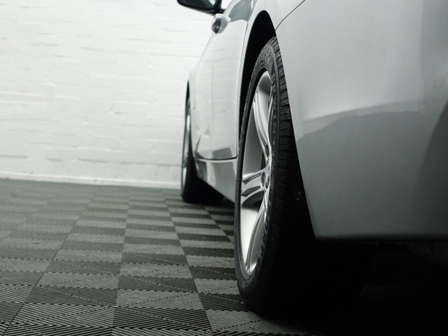 BMW 3 Serie 330e M Sport Aut- Schuifdak, Xenon Led, Park Assist, Sfeerverlichting, Leder Interieur, Navi pro