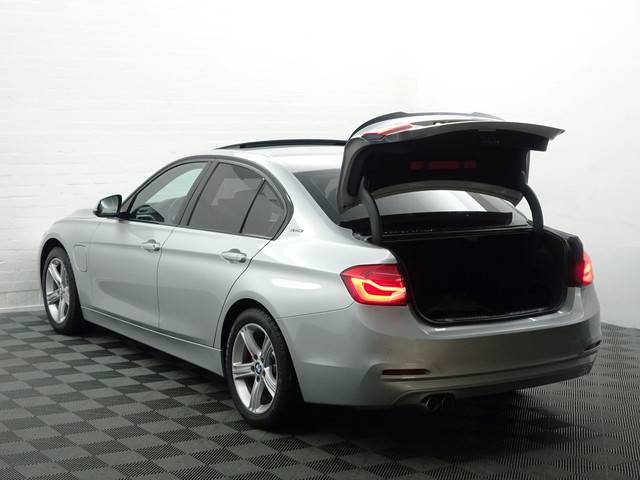 BMW 3 Serie 330e M Sport Aut- Schuifdak, Xenon Led, Park Assist, Sfeerverlichting, Leder Interieur, Navi pro