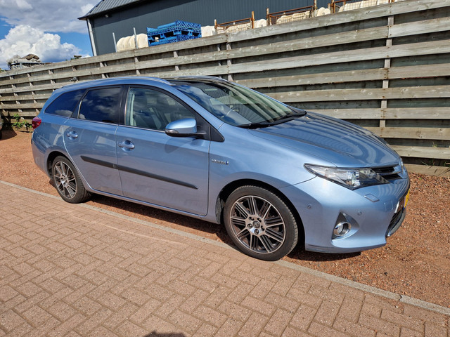toyota-auris-touring-sports-1.8-hybrid-lease--panoramadak