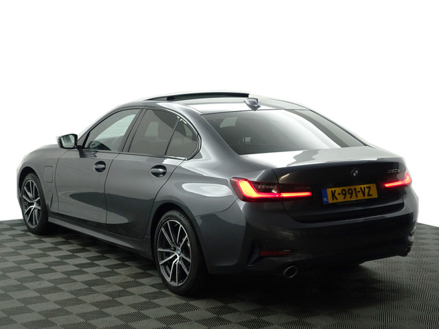 BMW 3 Serie 330e M Sport Aut- Schuifdak, Sfeerverlichting, Xenon Led, Park Assist