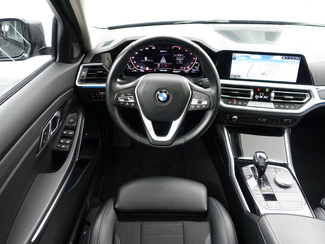 BMW 3 Serie 330e M Sport Aut- Schuifdak, Sfeerverlichting, Xenon Led, Park Assist