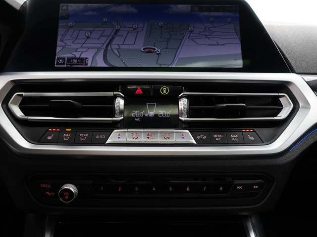 BMW 3 Serie 330e M Sport Aut- Schuifdak, Sfeerverlichting, Xenon Led, Park Assist