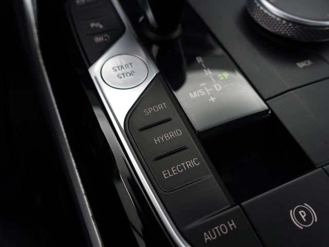 BMW 3 Serie 330e M Sport Aut- Schuifdak, Sfeerverlichting, Xenon Led, Park Assist