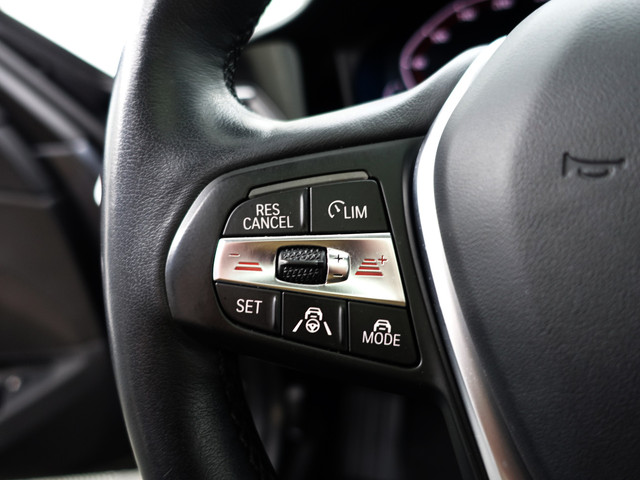 BMW 3 Serie 330e M Sport Aut- Schuifdak, Sfeerverlichting, Xenon Led, Park Assist