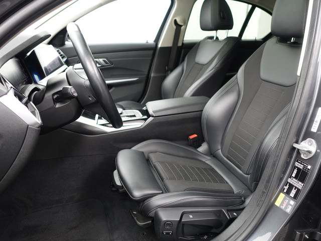 BMW 3 Serie 330e M Sport Aut- Schuifdak, Sfeerverlichting, Xenon Led, Park Assist