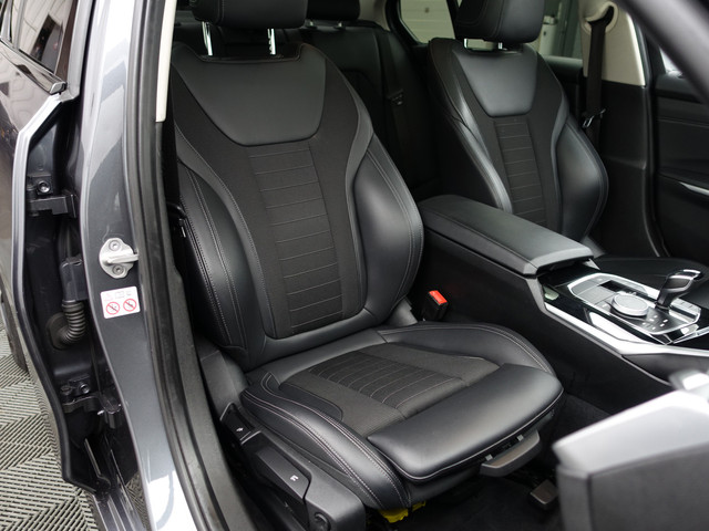 BMW 3 Serie 330e M Sport Aut- Schuifdak, Sfeerverlichting, Xenon Led, Park Assist