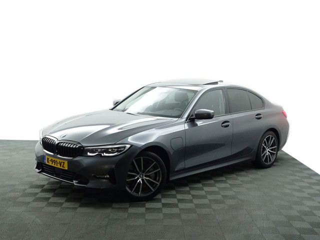 BMW 3 Serie 330e M Sport Aut- Schuifdak, Sfeerverlichting, Xenon Led, Park Assist