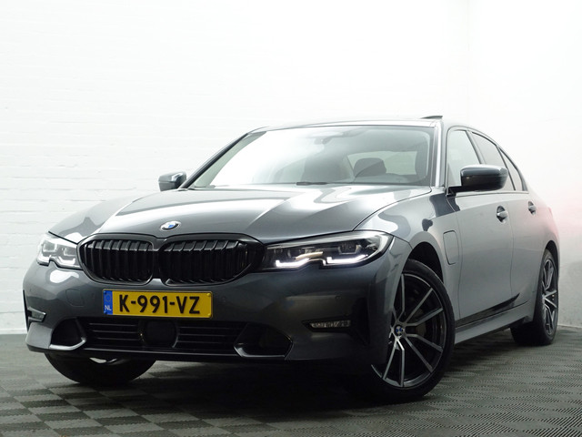 BMW 3 Serie 330e M Sport Aut- Schuifdak, Sfeerverlichting, Xenon Led, Park Assist