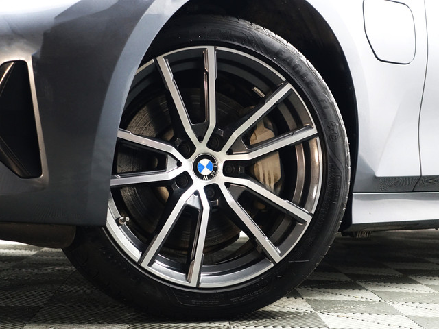 BMW 3 Serie 330e M Sport Aut- Schuifdak, Sfeerverlichting, Xenon Led, Park Assist