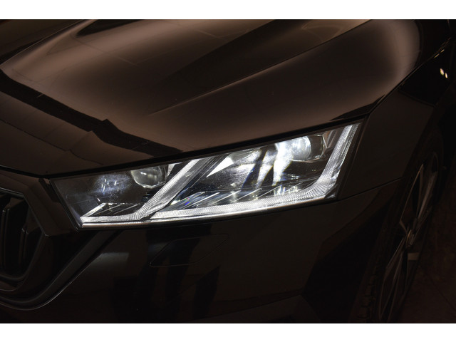Skoda Octavia iV Sportline ZW Hemel elRS Seats Camera Virtual EL AKlep Dodeh detec