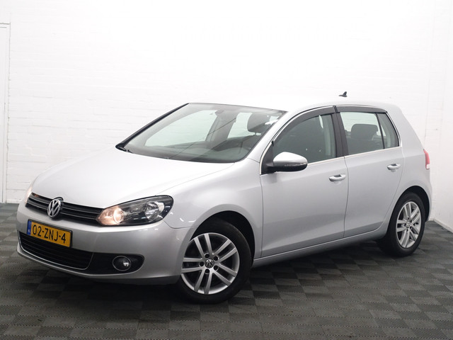 volkswagen-golf-1.6-tdi-highline-bluemotion---full-map-navi--alcantara--ecc--lmv--pdc