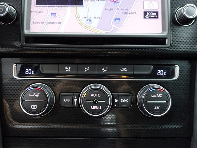 Volkswagen Golf 1.4 TSI GTE Highline Aut- Stoelmassage, Xenon Led, Park Assist, Elek Trekhaak, Leder Interieur, Navi, Clima