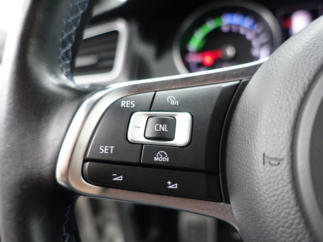 Volkswagen Golf 1.4 TSI GTE Highline Aut- Stoelmassage, Xenon Led, Park Assist, Elek Trekhaak, Leder Interieur, Navi, Clima