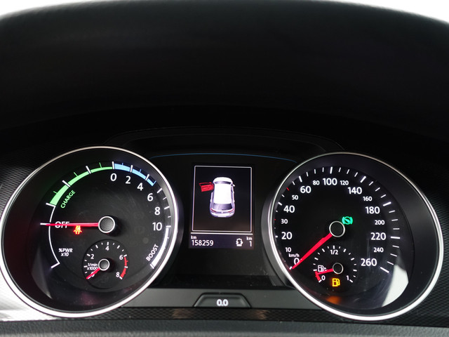 Volkswagen Golf 1.4 TSI GTE Highline Aut- Stoelmassage, Xenon Led, Park Assist, Elek Trekhaak, Leder Interieur, Navi, Clima