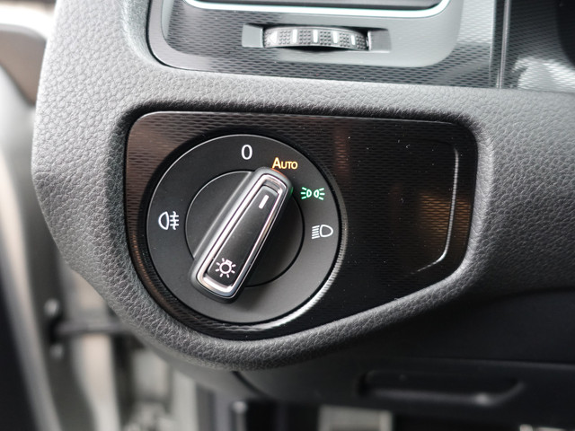 Volkswagen Golf 1.4 TSI GTE Highline Aut- Stoelmassage, Xenon Led, Park Assist, Elek Trekhaak, Leder Interieur, Navi, Clima
