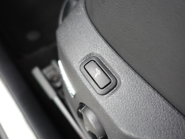 Volkswagen Golf 1.4 TSI GTE Highline Aut- Stoelmassage, Xenon Led, Park Assist, Elek Trekhaak, Leder Interieur, Navi, Clima