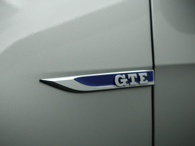 Volkswagen Golf 1.4 TSI GTE Highline Aut- Stoelmassage, Xenon Led, Park Assist, Elek Trekhaak, Leder Interieur, Navi, Clima