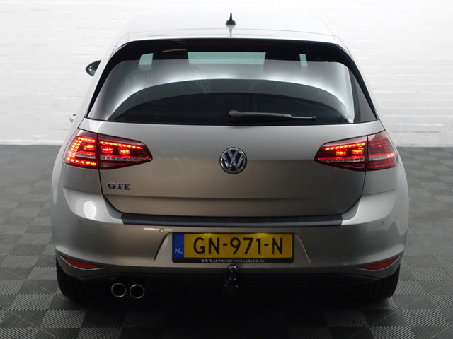 Volkswagen Golf 1.4 TSI GTE Highline Aut- Stoelmassage, Xenon Led, Park Assist, Elek Trekhaak, Leder Interieur, Navi, Clima