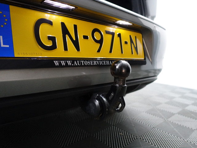 Volkswagen Golf 1.4 TSI GTE Highline Aut- Stoelmassage, Xenon Led, Park Assist, Elek Trekhaak, Leder Interieur, Navi, Clima