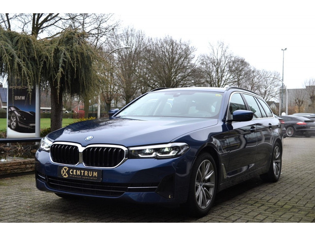 bmw-5-serie-530e-touring---head-up---driving-assistant