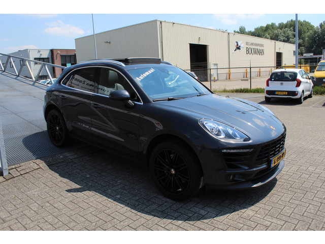 porsche-macan-3.0-s-automaat-panoramadak-navigatie-achteruitrijcamera-lederen-bekleding-elektrische-achterklep-led-parkeersensoren-elektrische