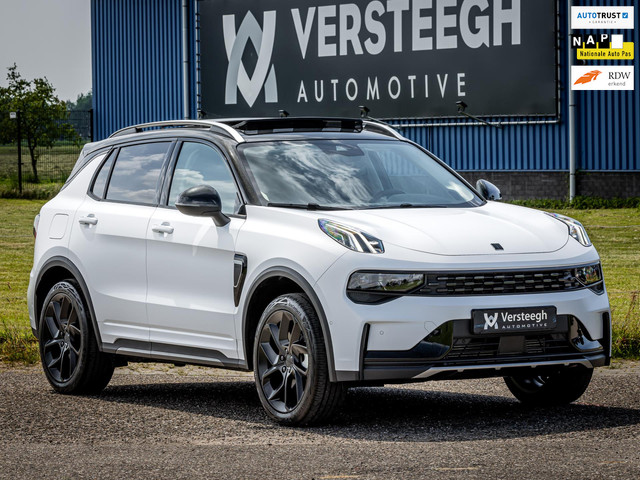 lynk--co-01-1.5-plug-in-hybrid-262pk---satin-white-vanilla---trekhaak---blacked-out