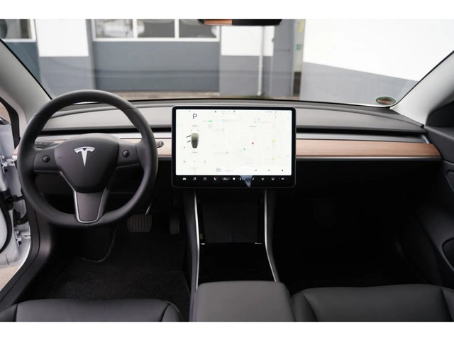 Tesla Model 3 53kWh 283pk Standard Range