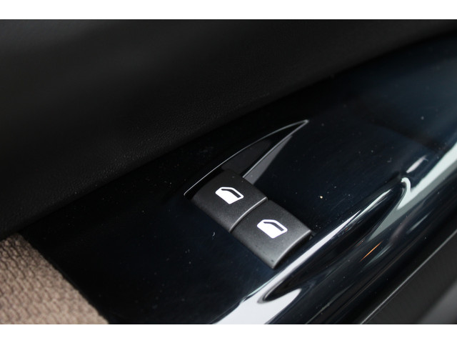 Citroen C4 Cactus 1.2 PureTech Business   Panoramadak   Automaat   N.A.P.