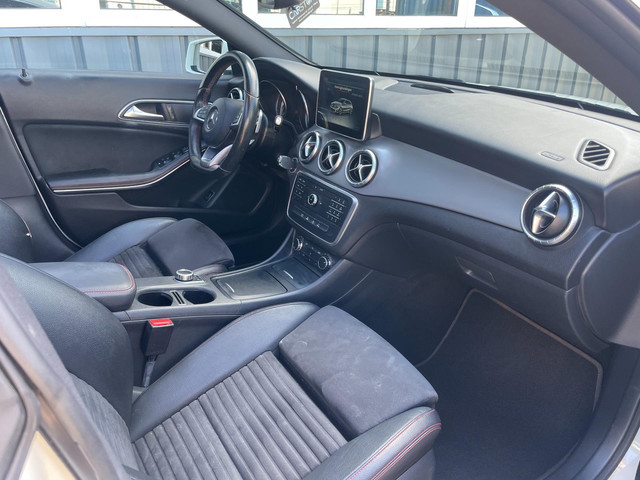 Mercedes-Benz CLA Shooting Brake 180 AMG PANO NAP