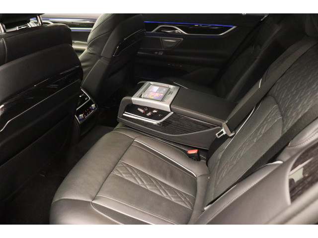 BMW 7 Serie 745e High Executive *M Sport* Xpel Massage 394 pk Panorama dak