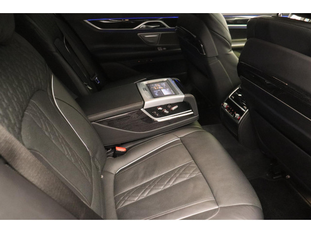BMW 7 Serie 745e High Executive *M Sport* Xpel Massage 394 pk Panorama dak