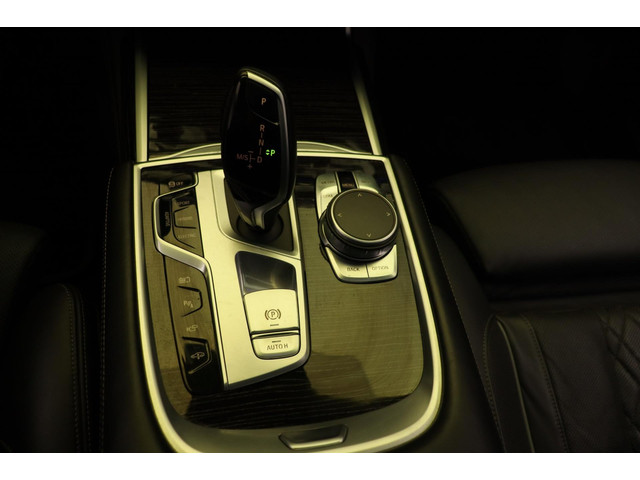 BMW 7 Serie 745e High Executive *M Sport* Xpel Massage 394 pk Panorama dak