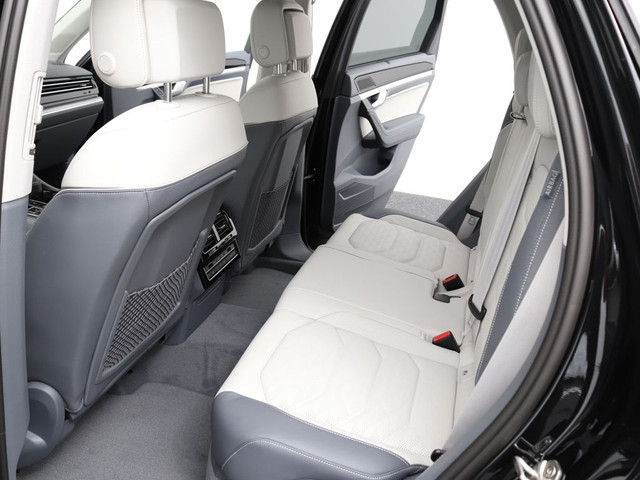 Volkswagen Touareg 3.0 TSi eHybrid 4MOTION Elegance ACC Luchtvering Massage Stoelkoeling Head-Up Panoramadak 21 Inch Nachtzicht