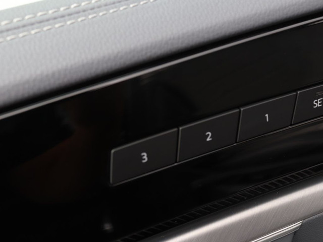 Volkswagen Touareg 3.0 TSi eHybrid 4MOTION Elegance ACC Luchtvering Massage Stoelkoeling Head-Up Panoramadak 21 Inch Nachtzicht