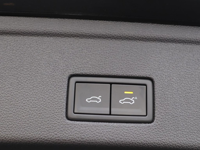 Volkswagen Touareg 3.0 TSi eHybrid 4MOTION Elegance ACC Luchtvering Massage Stoelkoeling Head-Up Panoramadak 21 Inch Nachtzicht