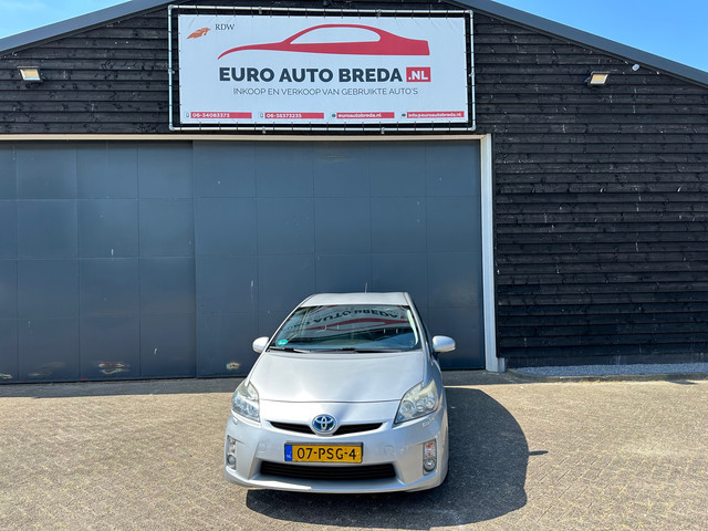 toyota-prius-1.8-dynamic-business