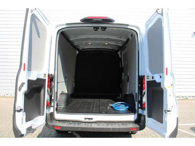 Ford E-Transit Trend 350 L2H2 198KW RWD 68KWH