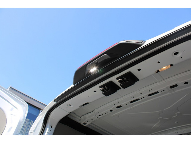Ford E-Transit Trend 350 L2H2 198KW RWD 68KWH