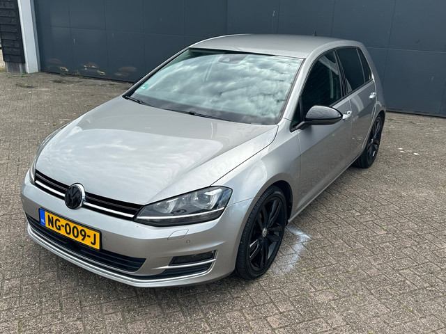 volkswagen-golf-1.4-tsi-act-connected-series