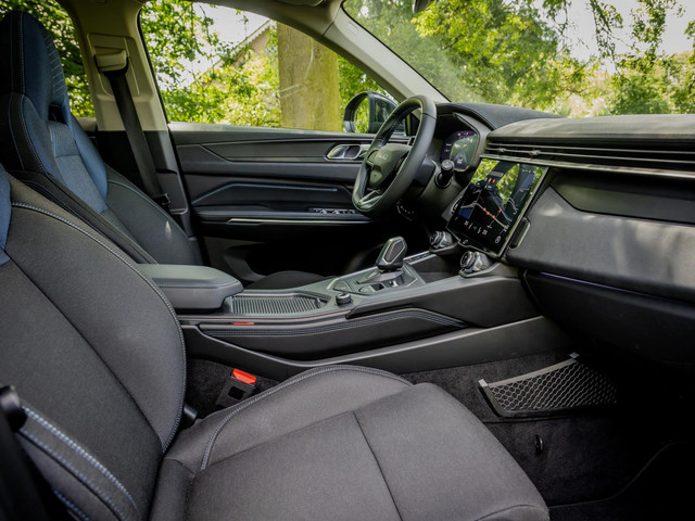 Lynk & Co 01 1.5 Plug-In Hybrid 262pk | Satin Dark Grey | Blacked Out