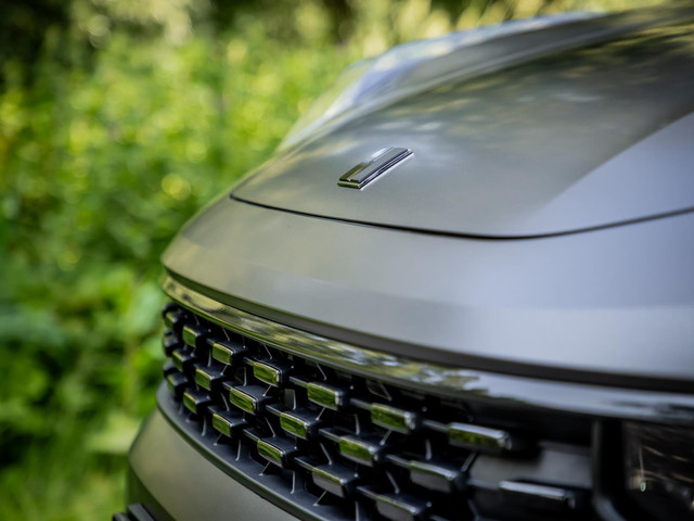 Lynk & Co 01 1.5 Plug-In Hybrid 262pk | Satin Dark Grey | Blacked Out