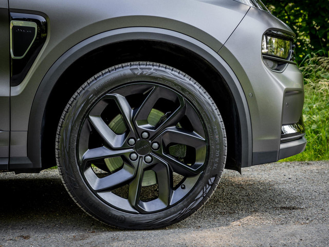 Lynk & Co 01 1.5 Plug-In Hybrid 262pk | Satin Dark Grey | Blacked Out