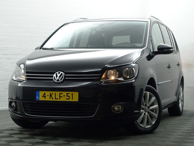 volkswagen-touran-1.2-tsi-highline-bluemotion--park-assist--navi--alcantara-interieur--trekhaak--cruise--clima